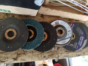 lot 102 image: New Angle Grinder Blades & Wheels - Various Types