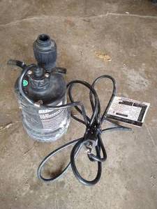 lot 133 image: Submersible Pump
