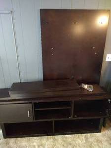 lot 16 image: Entertainment Center