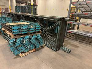 Speed Rack 33 uprights and  200 crossbars, clips
