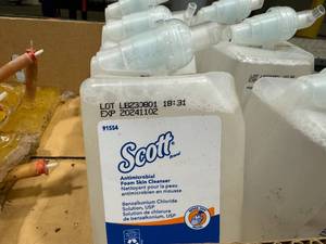 Scott Antimicrobial Foam Skin Cleanser & Hand Cleaner