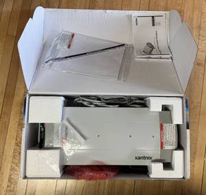 Xantrex Freedom HFS 1055 Sinewave, 1000 W  55 A invertercharger
