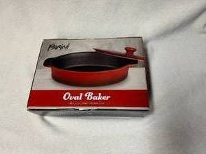 Oval Baker with Lid - New in Box