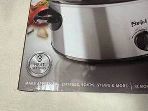 4-Qt Slow Cooker - New in Box.