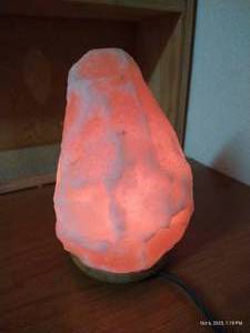 lot 12 image: Himalayan Salt Light With Dial Control - 7.5 Tall
