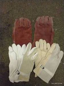 lot 36 image: Lightly Used Mens XL Leather Gloves