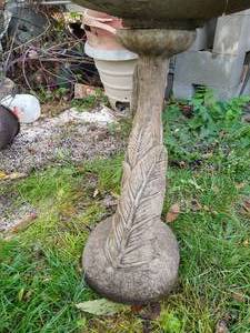 lot 102 image: Concrete Bird Bath
