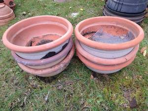 lot 107 image: (6) Terra Cotta Planters