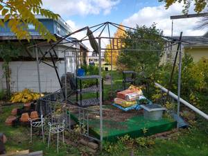 lot 120 image: Metal Gazebo Frame