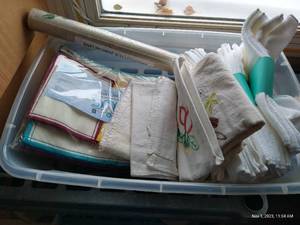 lot 190 image: Kitchen Linens (Mostly New), Embroidered Linens