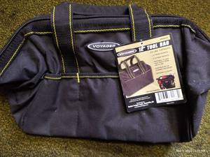 lot 193 image: New 12 Tool Bag