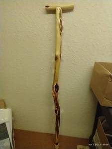 lot 213 image: Diamond Willow Walking Stick