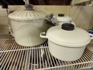 lot 231 image: Misc. Cookware - Micro Rice Cooker, Enamelware, And Coffee Pot