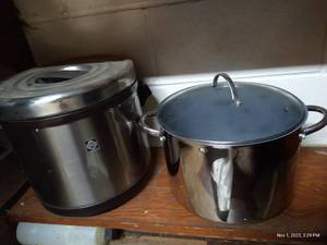 lot 283 image: Tiger Vacuum Sealer & Large Stock Pot