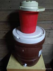 lot 286 image: (2) Drink Coolers