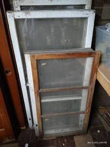 lot 296 image: (9) Vintage Windows