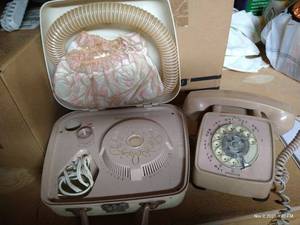lot 304 image: Vintage Rotary Phone & Hair Dryer