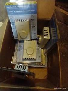 lot 325 image: (6) Thermostats - Brand New In Packaging