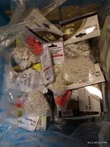 lot 326 image: Box With Lots Of Mini-Sized Tile Spacers