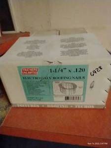 lot 384 image: Collated Galvanized Roofing Nails - Half Full Box