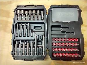 lot 408 image: Craftsman Driver & Nut Driver Bit Set