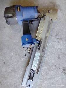 lot 423 image: Pneumatic Framing Nailer