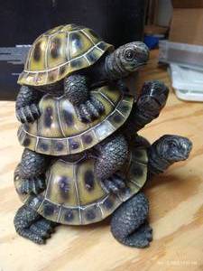 lot 434 image: (3) Stacked Turtles