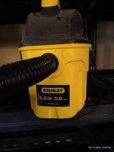 lot 448 image: 3-Gallon Stanley Shop Vac
