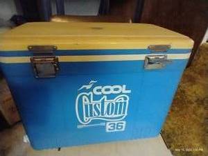 lot 464 image: Vintage Cooler Cool Customs