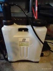 lot 465 image: 4-Gallon Greenwood Backpack Sprayer - Like New