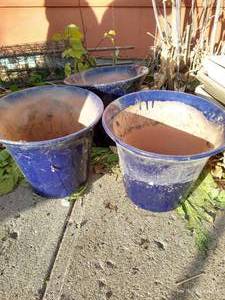 lot 497 image: (3) Cobalt Blue Glazed Pots
