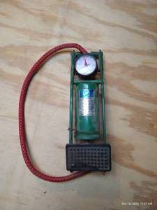 lot 516 image: Vintage Bike Pump