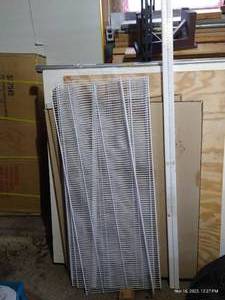 lot 527 image: Metal Shelving & Bracket System