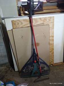 lot 528 image: (2) Rakes - New Or Like New
