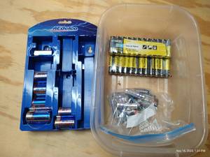 lot 544 image: Battery Lot With Organizer