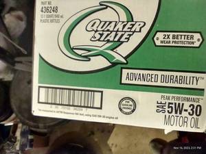 lot 565 image: Quaker State 5W-30 Motor Oil - Brand New Full Box