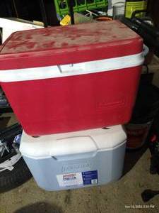 lot 571 image: (2) Coolers