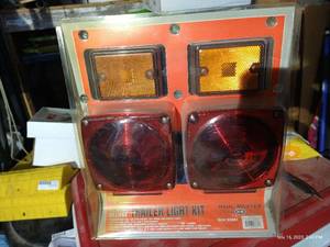 lot 576 image: Trailer Light Kit - New In Box