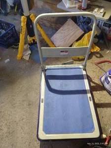 lot 577 image: Folding Platform Truck