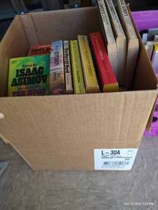 lot 621 image: LargeDeep Box Full Of Paperbacks - Thrillers & Sci-Fi