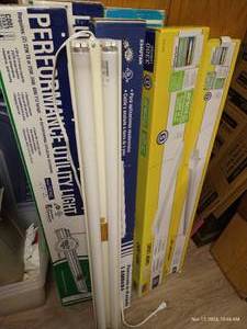 lot 644 image: (7) Shop Lights - Most New In Box
