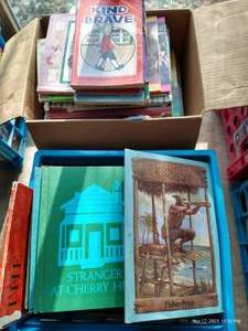 lot 677 image: Childrens Books- Little Golden Books, Christmas, Etc