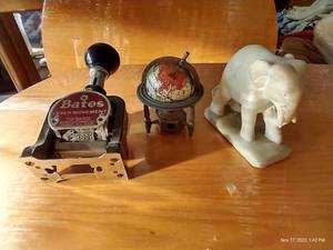 lot 703 image: Vintage Stamp, Elephant & Pencil Sharpener