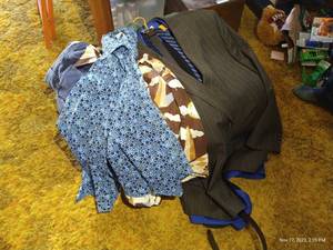 lot 720 image: Large Tote Vintage Mens Clothing