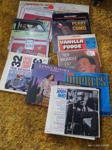 lot 735 image: Record Lot