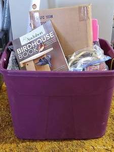 lot 737 image: Tote of Misc Tools, Home & Auto Gadgets