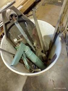 lot 758 image: Bucket of Mis Tools