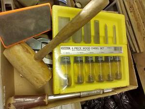 lot 766 image: Box w Chisel Sets & Mallet