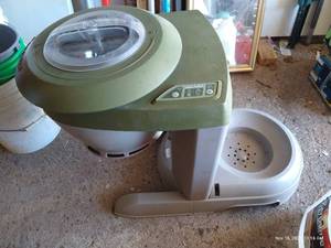 lot 843 image: Stinger CT100 Propane Mosquito Vacuum
