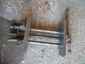 lot 848 image: Heavy Duty Wide Frame Clamp